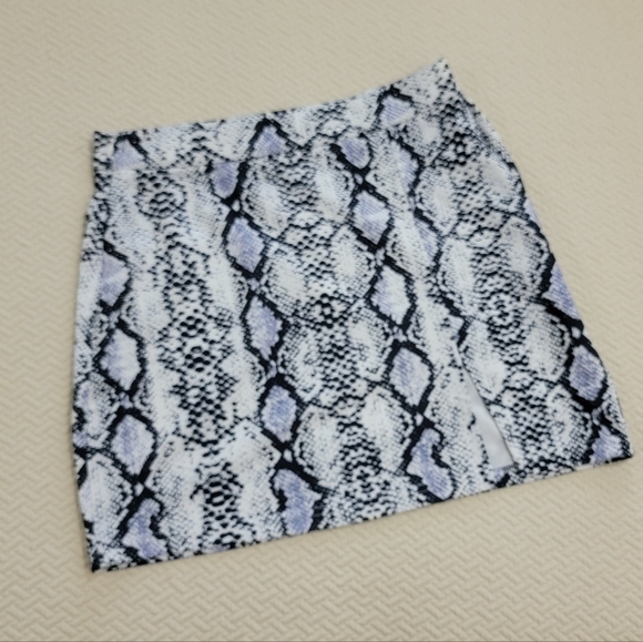 Shein Snake Print Mini Skirt with split Size Small - Picture 6 of 14